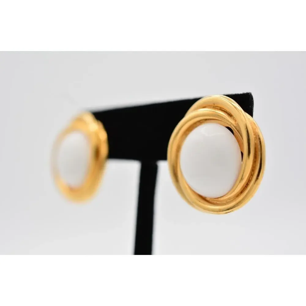 Vintage Round Stud Earrings Pure White Bead Cabochon Gold Tone Chunky 1980s 9L